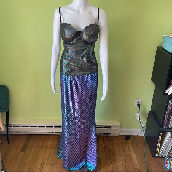 Spirit Dresses & Skirts - 🧜‍♀️ Spirit Halloween mermaid costume top and skirt L